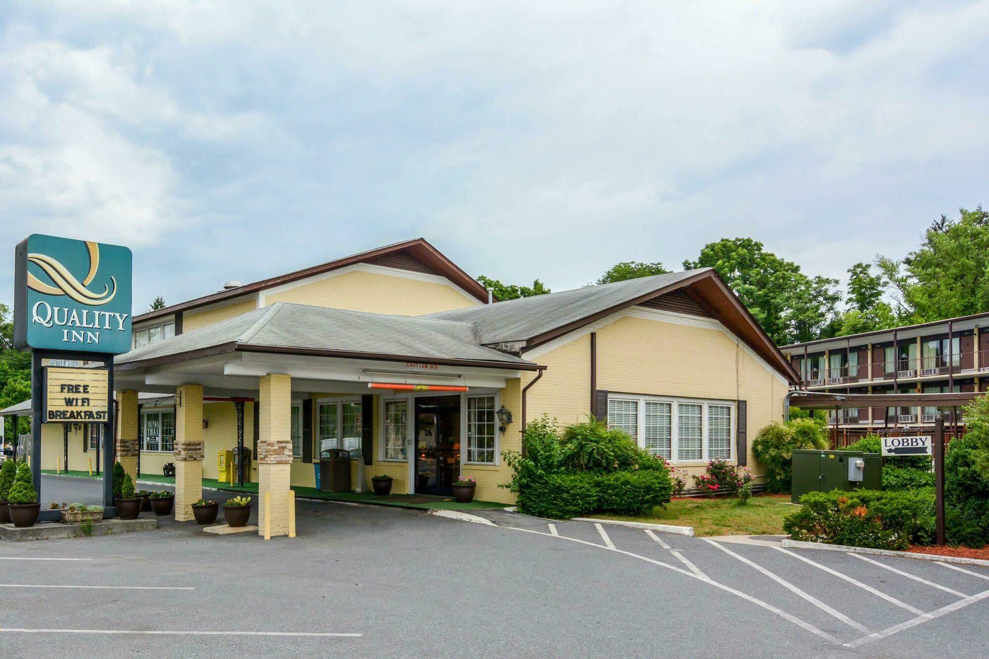 Baymont By Wyndham Front Royal Near Shenandoah National Park Hotel Exterior foto